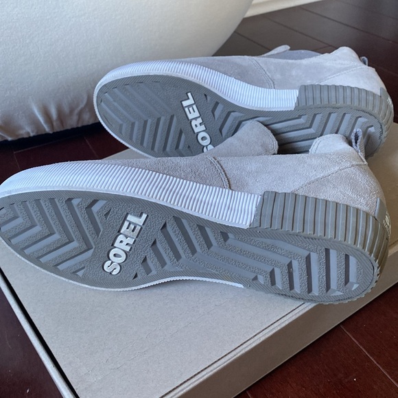 Sorel Out N About Wedge II bootie in Chrome Grey/White - like new - Picture 5 of 5